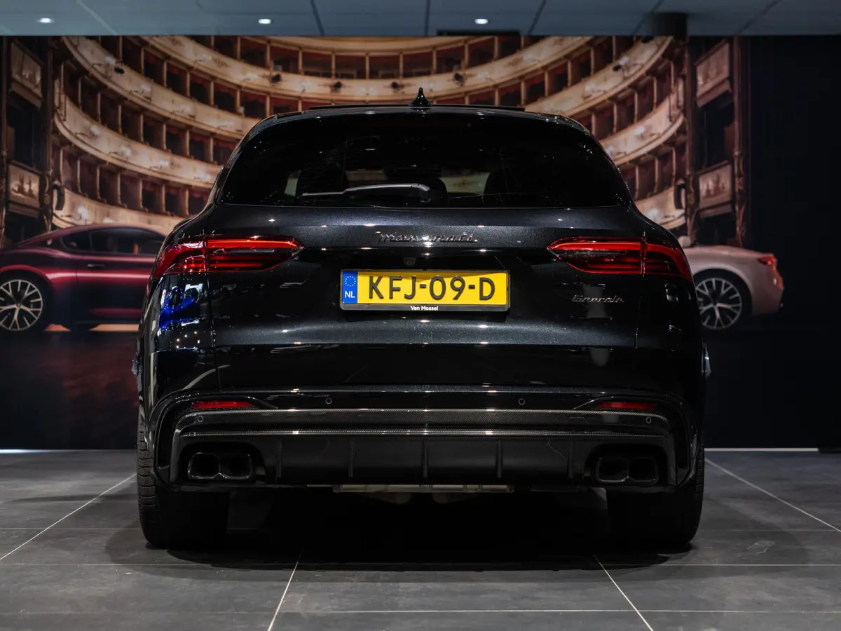 3.0 V6 Trofeo | AWD | Carbon Exterior Pack | Panoramisch Schuif/Kantel Dak | 21'' Velgen |