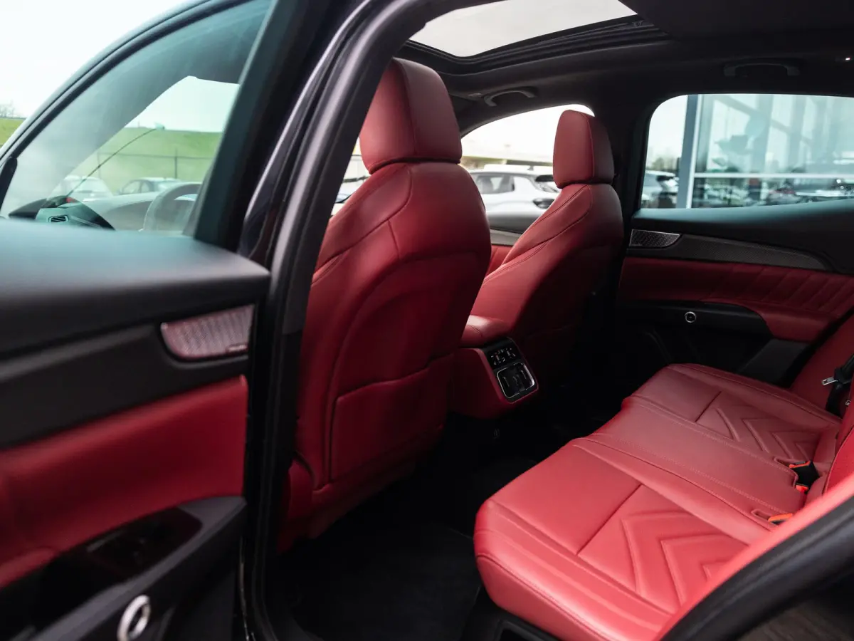 3.0 V6 Trofeo | AWD | Carbon Exterior Pack | Panoramisch Schuif/Kantel Dak | 21'' Velgen |