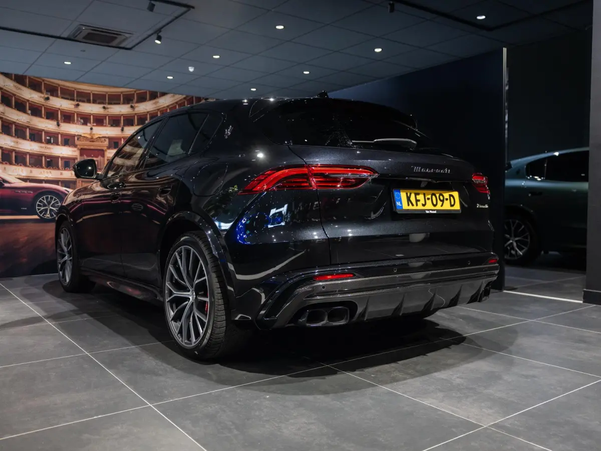 3.0 V6 Trofeo | AWD | Carbon Exterior Pack | Panoramisch Schuif/Kantel Dak | 21'' Velgen |