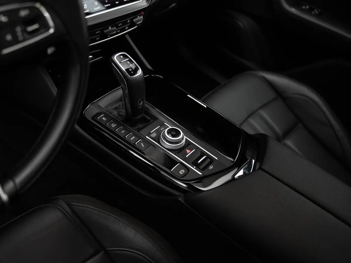 2.0 Hybrid GT | AWD | Luchtvering | Panoramisch Schuif/Kantel Dak | 21'' Velgen | Adaptive Cruise Control |