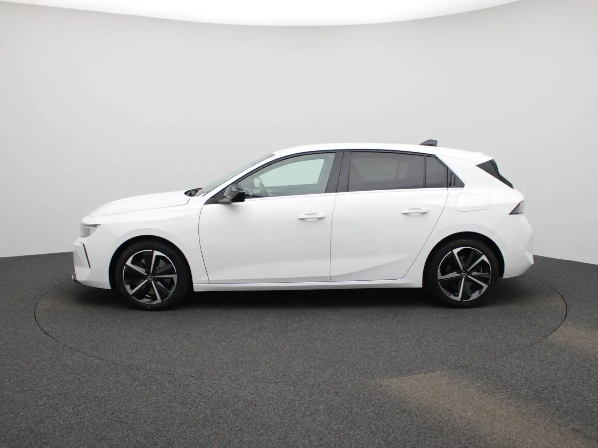 1.6 Turbo Hybrid 132kW Elegance | CAMERA | LED | STOELVERWARMING | APPLE CARPLAY / ANDROID AUTO