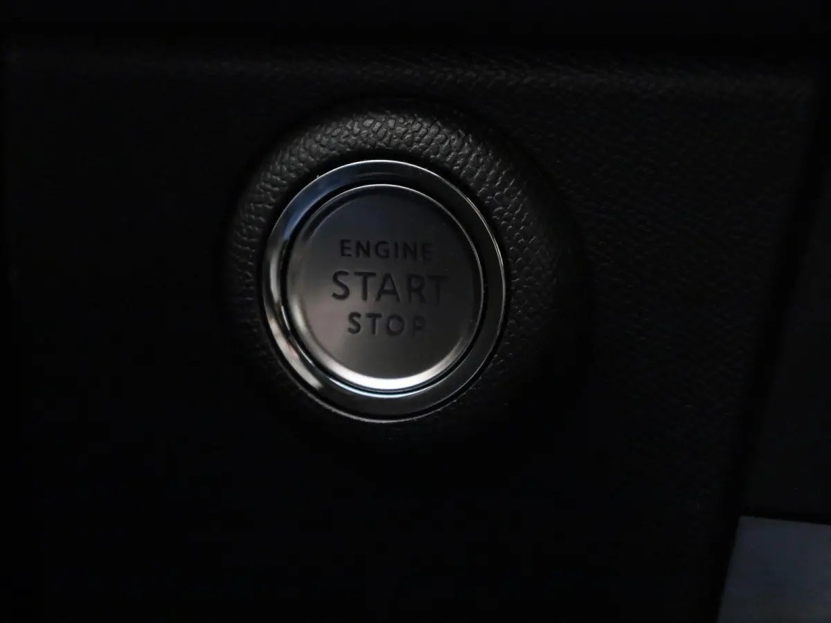 1.6 Turbo Hybrid 132kW Elegance | CAMERA | LED | STOELVERWARMING | APPLE CARPLAY / ANDROID AUTO
