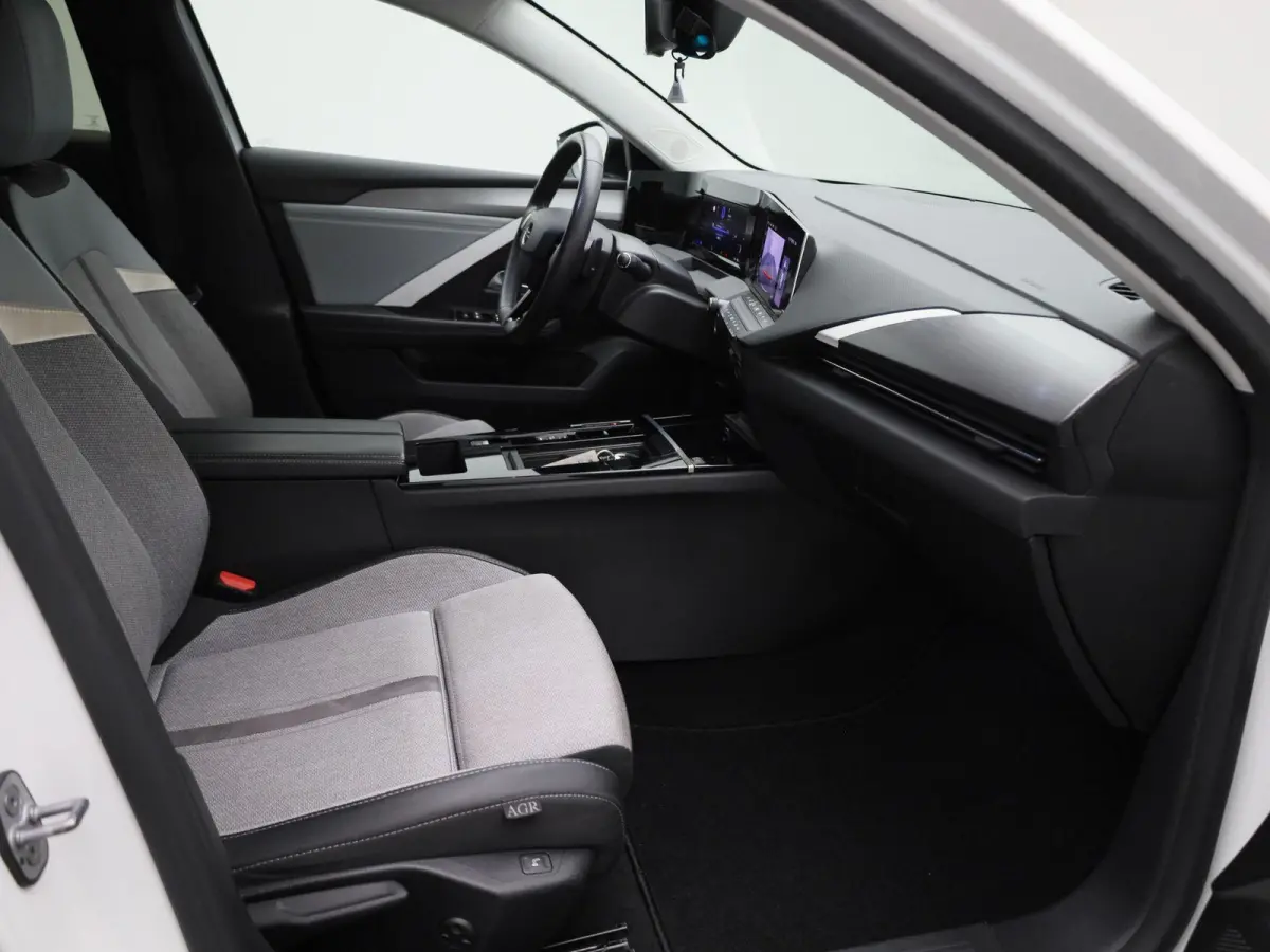 1.6 Turbo Hybrid 132kW Elegance | CAMERA | LED | STOELVERWARMING | APPLE CARPLAY / ANDROID AUTO