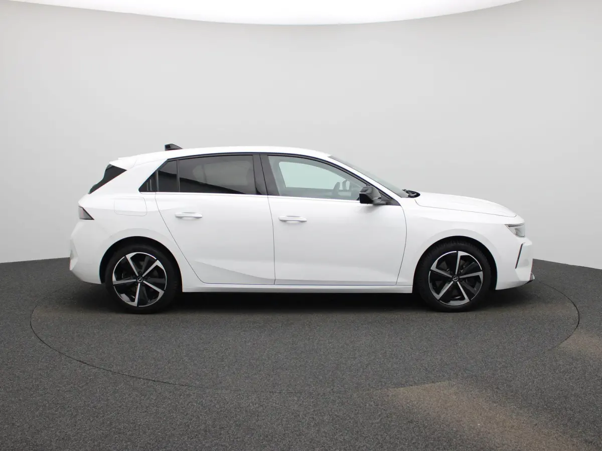 1.6 Turbo Hybrid 132kW Elegance | CAMERA | LED | STOELVERWARMING | APPLE CARPLAY / ANDROID AUTO