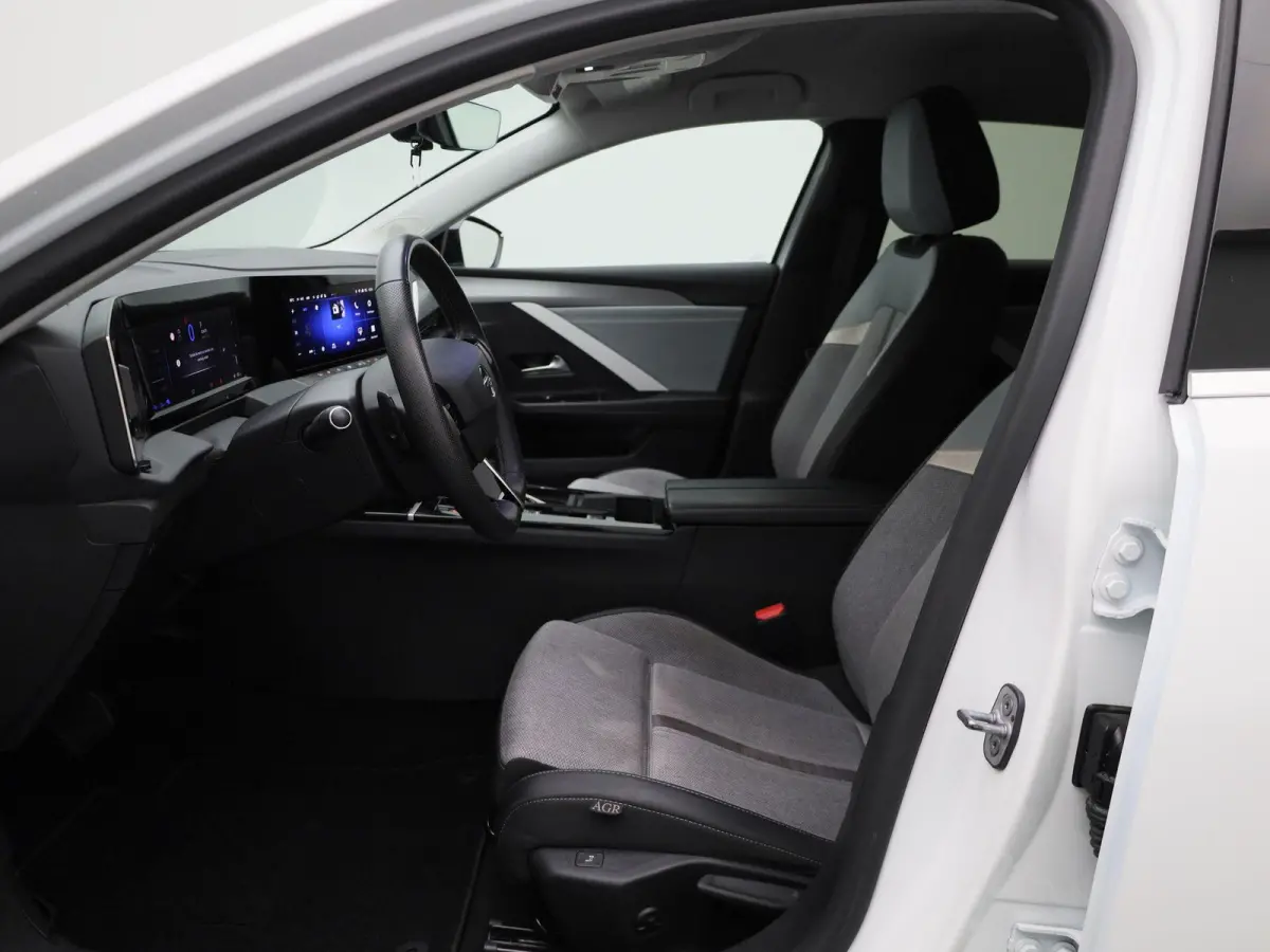 1.6 Turbo Hybrid 132kW Elegance | CAMERA | LED | STOELVERWARMING | APPLE CARPLAY / ANDROID AUTO