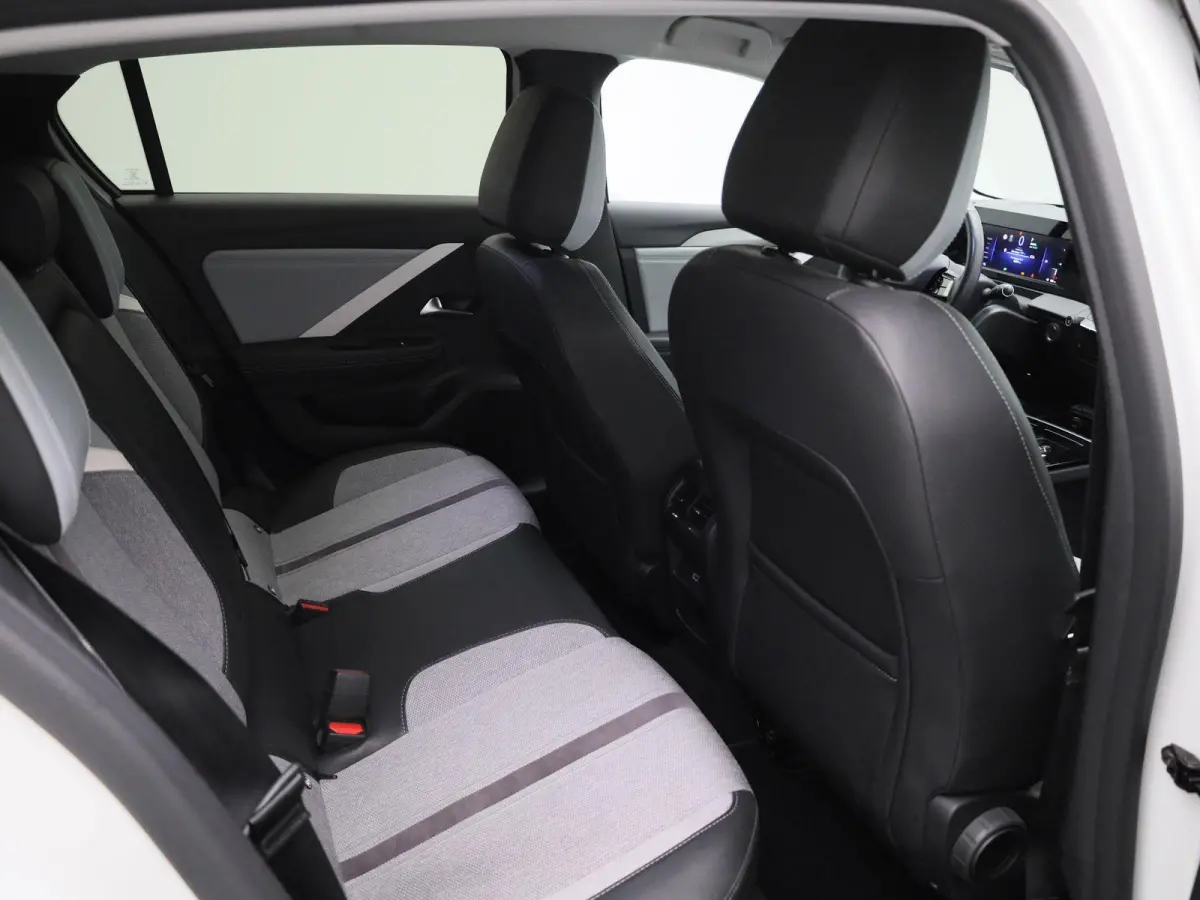 1.6 Turbo Hybrid 132kW Elegance | CAMERA | LED | STOELVERWARMING | APPLE CARPLAY / ANDROID AUTO