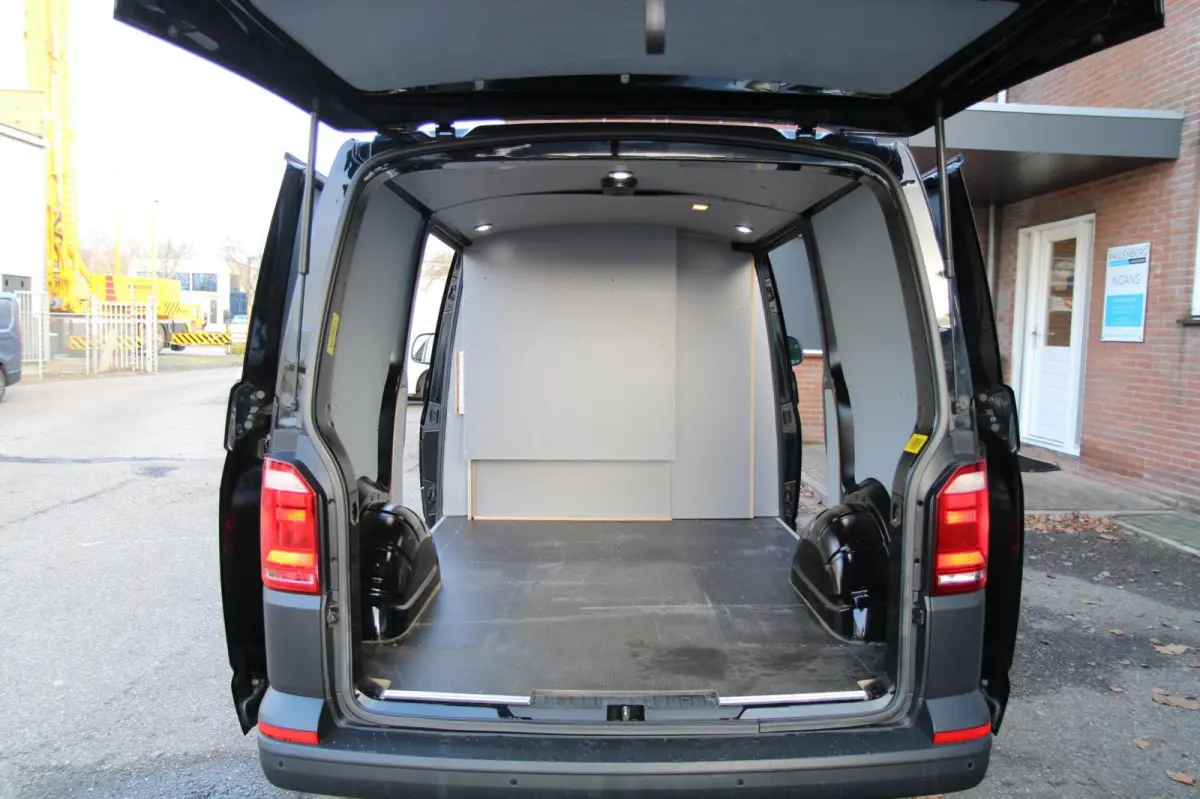 2.0 TDI L1H1 DSG 150PK automaat / App connect / 2x schuifdeur