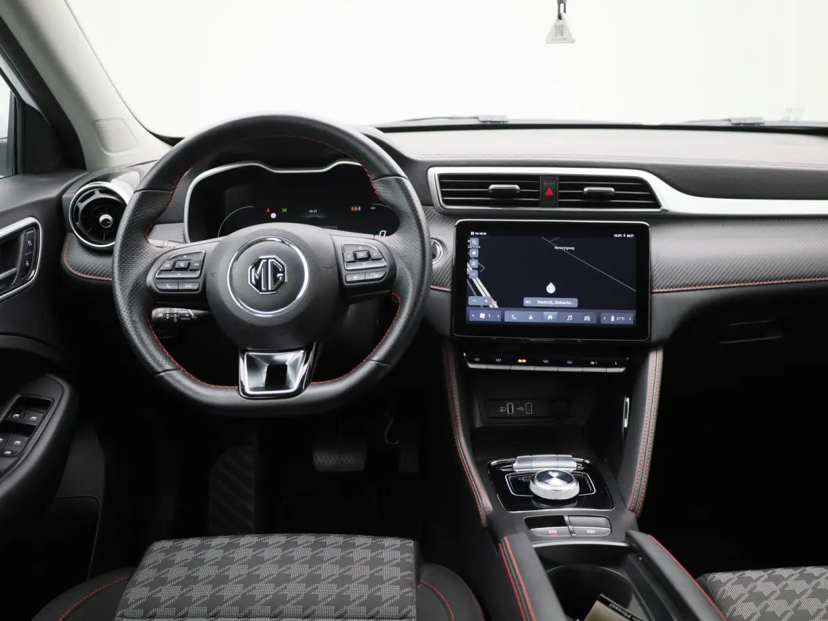 Standard Range 51 kWh Comfort | Apple Carplay / Android Auto | Camera | Stoelverwarming | Lichtmetalen Velgen |
