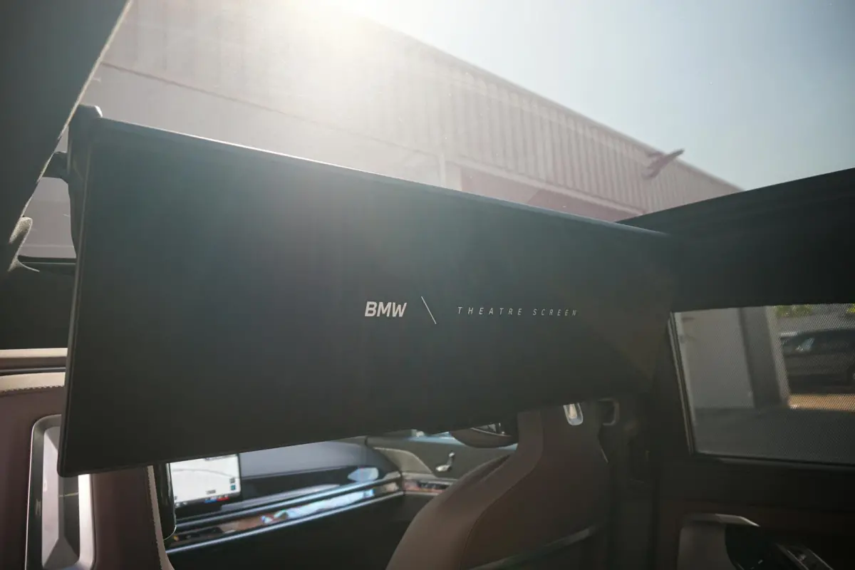 Sedan eDrive50 | M Sportpakket | Active Steering | Driving Assistant Professional | Rear-Seat Entertainment | Warmte Comfortpakket voor en achter
