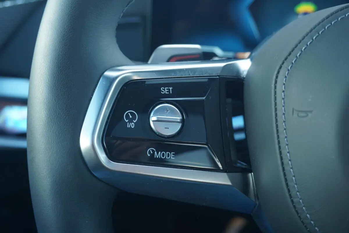 Sedan eDrive50 | M Sportpakket | Active Steering | Driving Assistant Professional | Rear-Seat Entertainment | Warmte Comfortpakket voor en achter