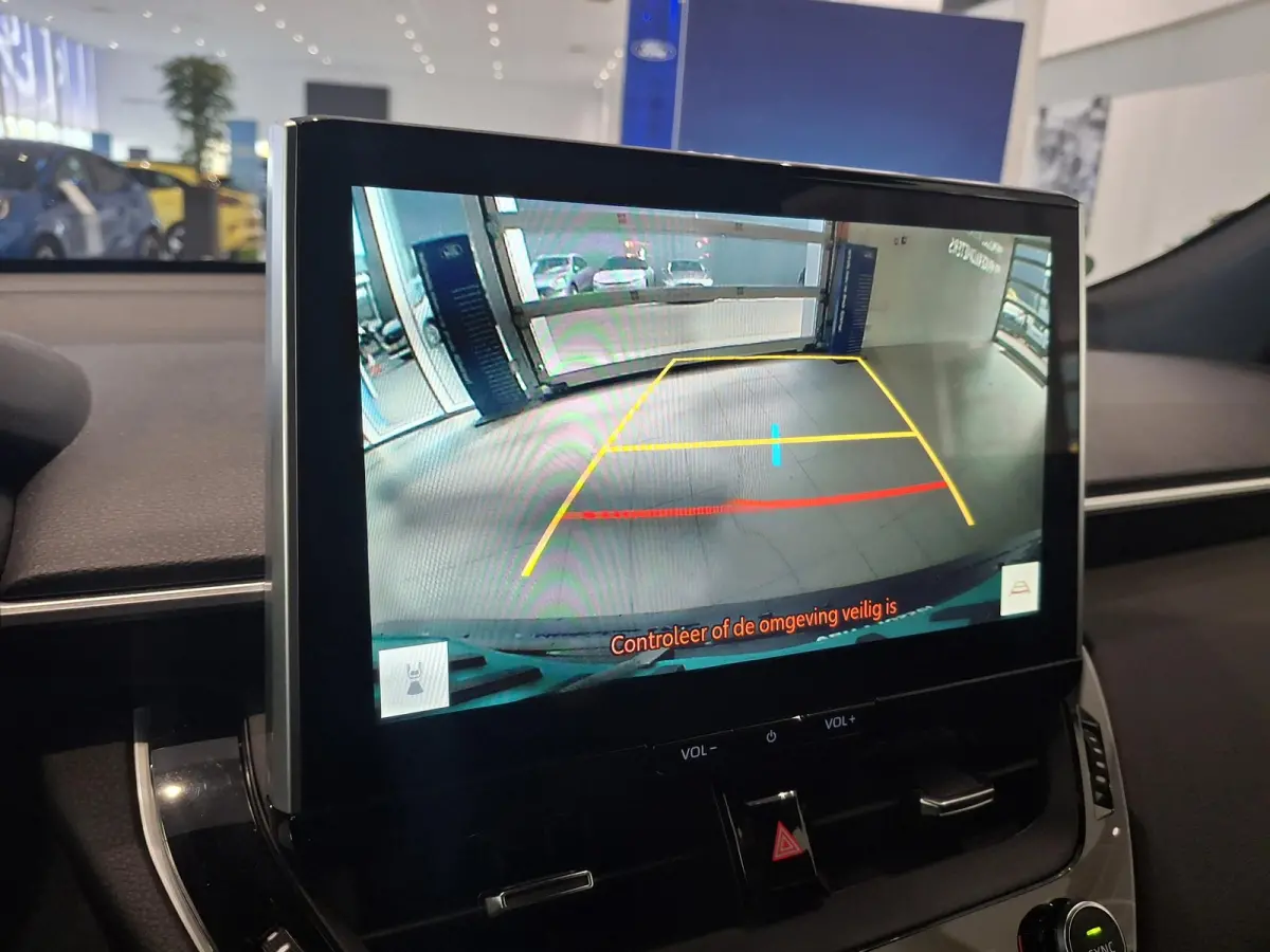 Hybrid 140 Style | ADAPTIEVE CRUISE CONTROL | PARKEERSENSOREN VOOR EN ACHTER | ACHTERUITRIJCAMERA | STOEL- EN STUURVERWARMING | ELEKTRISCH BEDIENBARE ACHTERKLEP |