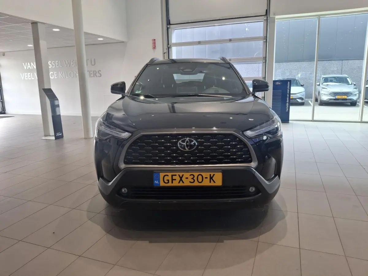 Hybrid 140 Style | ADAPTIEVE CRUISE CONTROL | PARKEERSENSOREN VOOR EN ACHTER | ACHTERUITRIJCAMERA | STOEL- EN STUURVERWARMING | ELEKTRISCH BEDIENBARE ACHTERKLEP |