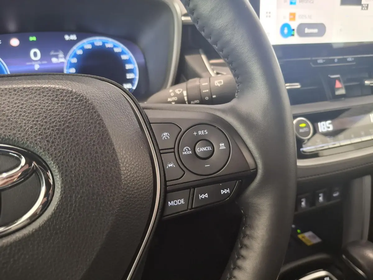 Hybrid 140 Style | ADAPTIEVE CRUISE CONTROL | PARKEERSENSOREN VOOR EN ACHTER | ACHTERUITRIJCAMERA | STOEL- EN STUURVERWARMING | ELEKTRISCH BEDIENBARE ACHTERKLEP |