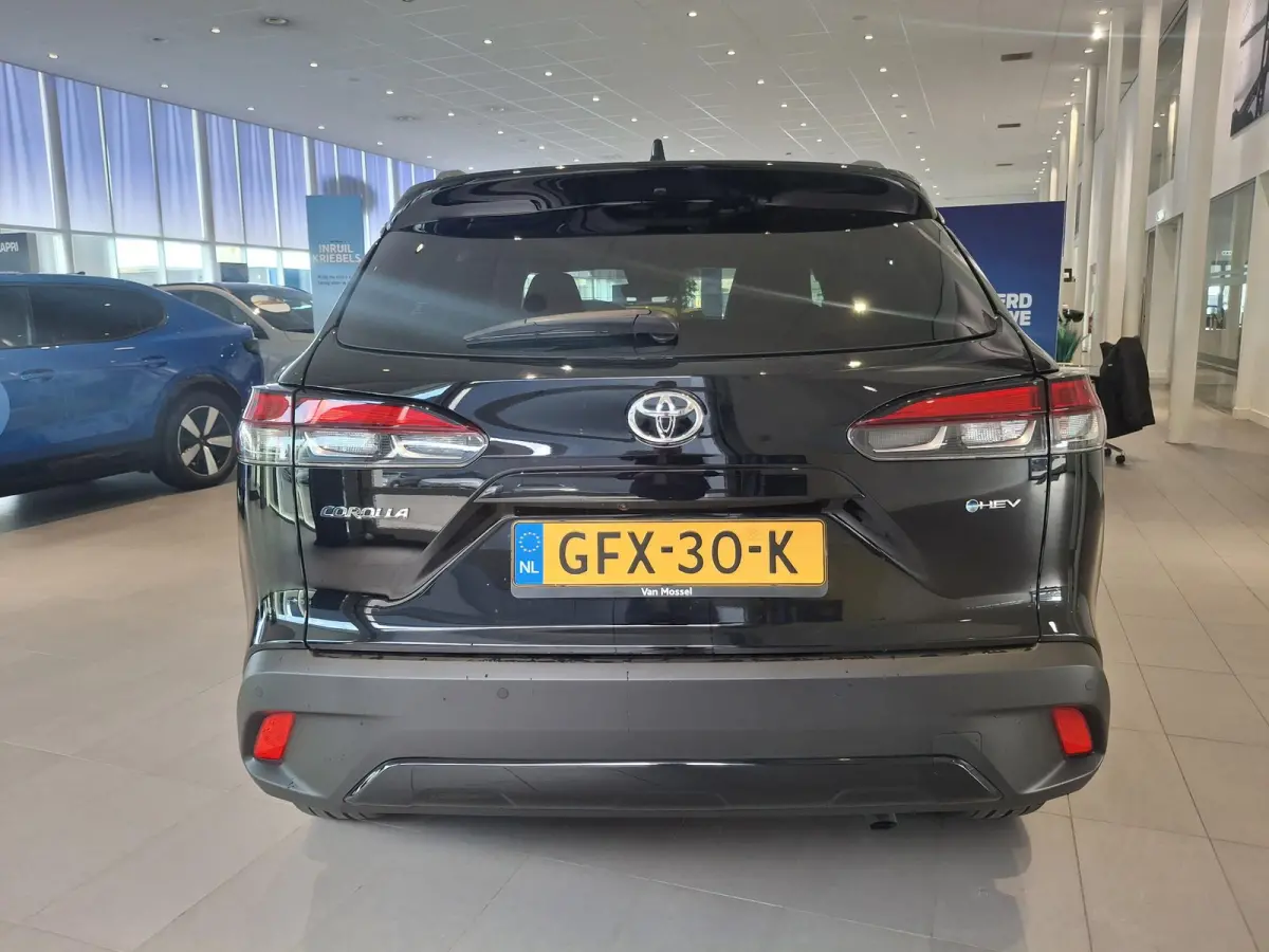 Hybrid 140 Style | ADAPTIEVE CRUISE CONTROL | PARKEERSENSOREN VOOR EN ACHTER | ACHTERUITRIJCAMERA | STOEL- EN STUURVERWARMING | ELEKTRISCH BEDIENBARE ACHTERKLEP |