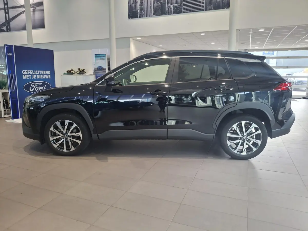 Hybrid 140 Style | ADAPTIEVE CRUISE CONTROL | PARKEERSENSOREN VOOR EN ACHTER | ACHTERUITRIJCAMERA | STOEL- EN STUURVERWARMING | ELEKTRISCH BEDIENBARE ACHTERKLEP |