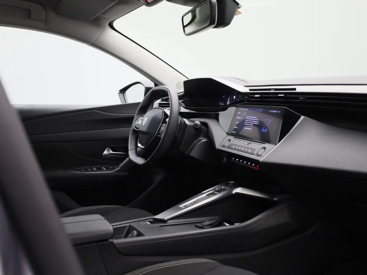 1.2 PureTech Active Pack Business | Automaat | Navigatie | Virtual Cockpit | Lichtmetalen Velgen | Parekeersensoren | Keyless |