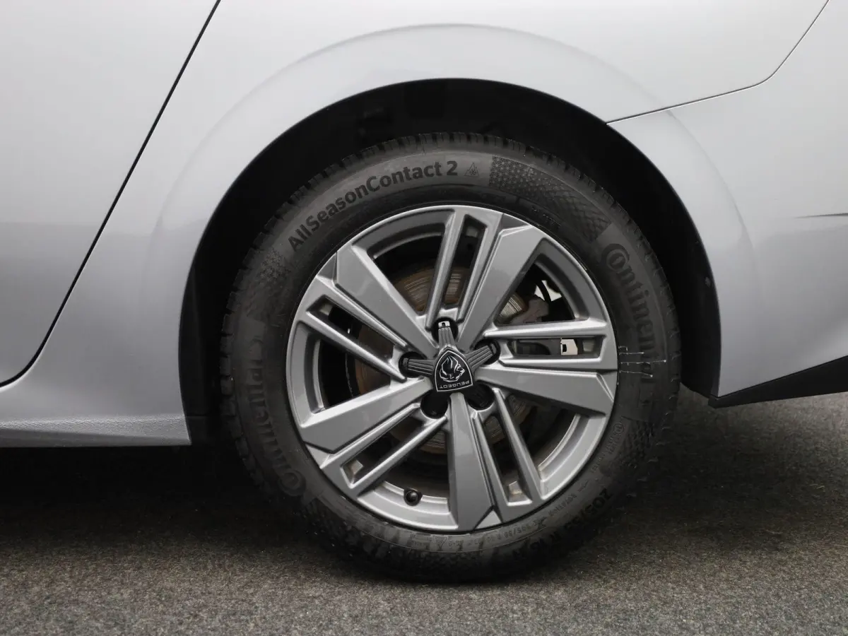 1.2 PureTech Active Pack Business | Automaat | Navigatie | Virtual Cockpit | Lichtmetalen Velgen | Parekeersensoren | Keyless |