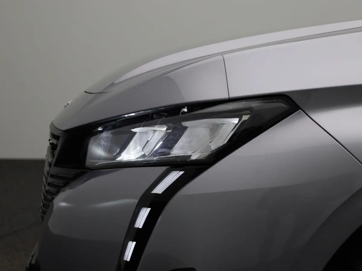 1.2 PureTech Active Pack Business | Automaat | Navigatie | Virtual Cockpit | Lichtmetalen Velgen | Parekeersensoren | Keyless |