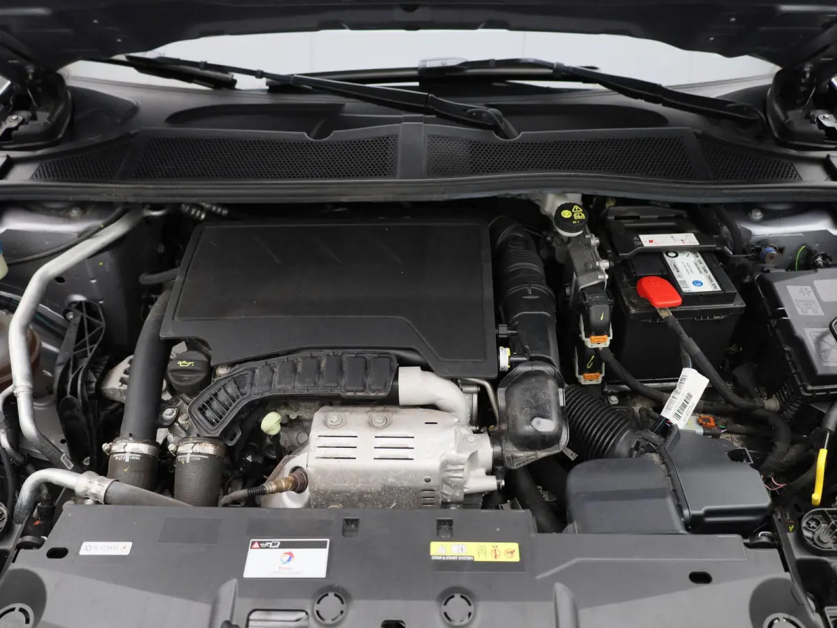 1.2 PureTech Active Pack Business | Automaat | Navigatie | Virtual Cockpit | Lichtmetalen Velgen | Parekeersensoren | Keyless |