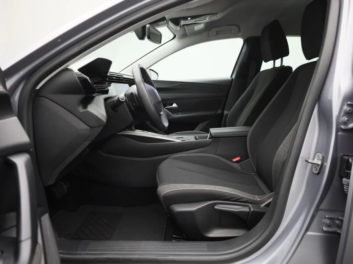 1.2 PureTech Active Pack Business | Automaat | Navigatie | Virtual Cockpit | Lichtmetalen Velgen | Parekeersensoren | Keyless |