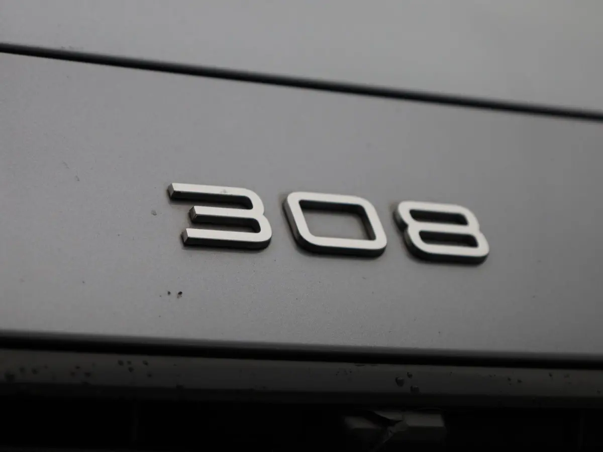 1.2 PureTech Active Pack Business | Automaat | Navigatie | Virtual Cockpit | Lichtmetalen Velgen | Parekeersensoren | Keyless |