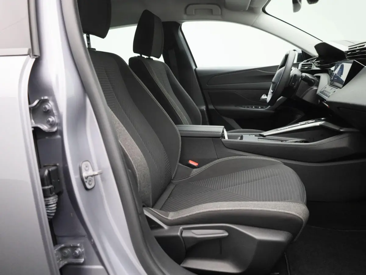 1.2 PureTech Active Pack Business | Automaat | Navigatie | Virtual Cockpit | Lichtmetalen Velgen | Parekeersensoren | Keyless |
