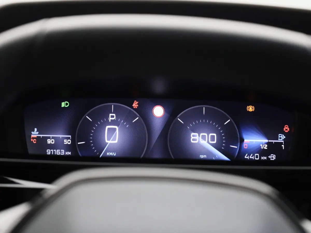 1.2 PureTech Active Pack Business | Automaat | Navigatie | Virtual Cockpit | Lichtmetalen Velgen | Parekeersensoren | Keyless |