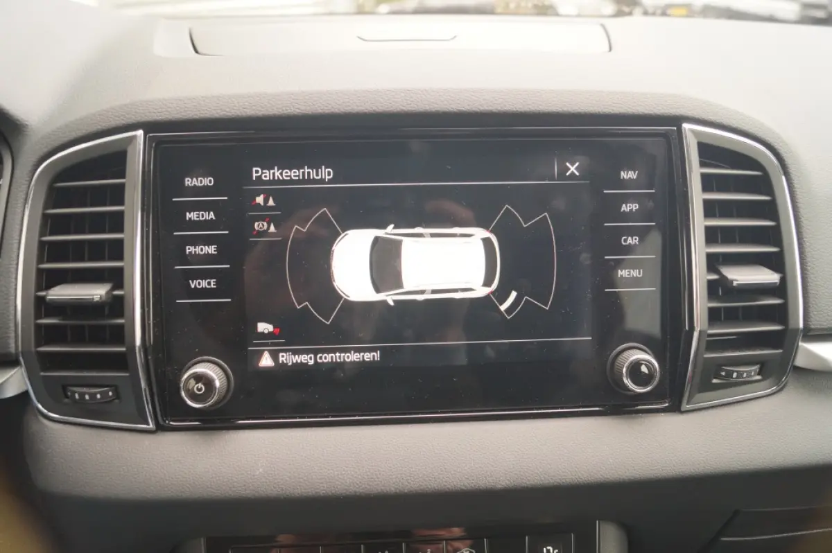 1.0 TSI Business Edition Plus -LED-ECC-CAM-TREKHAAK-