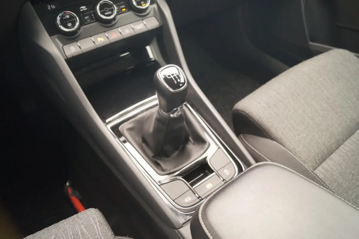 1.0 TSI Business Edition Plus -LED-ECC-CAM-TREKHAAK-