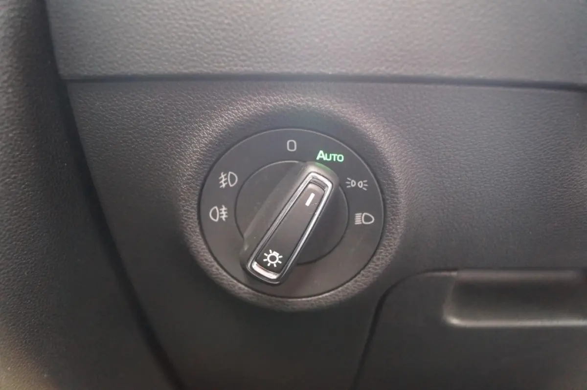 1.0 TSI Business Edition Plus -LED-ECC-CAM-TREKHAAK-