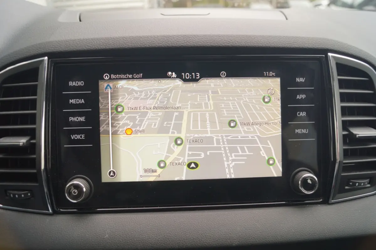 1.0 TSI Business Edition Plus -LED-ECC-CAM-TREKHAAK-