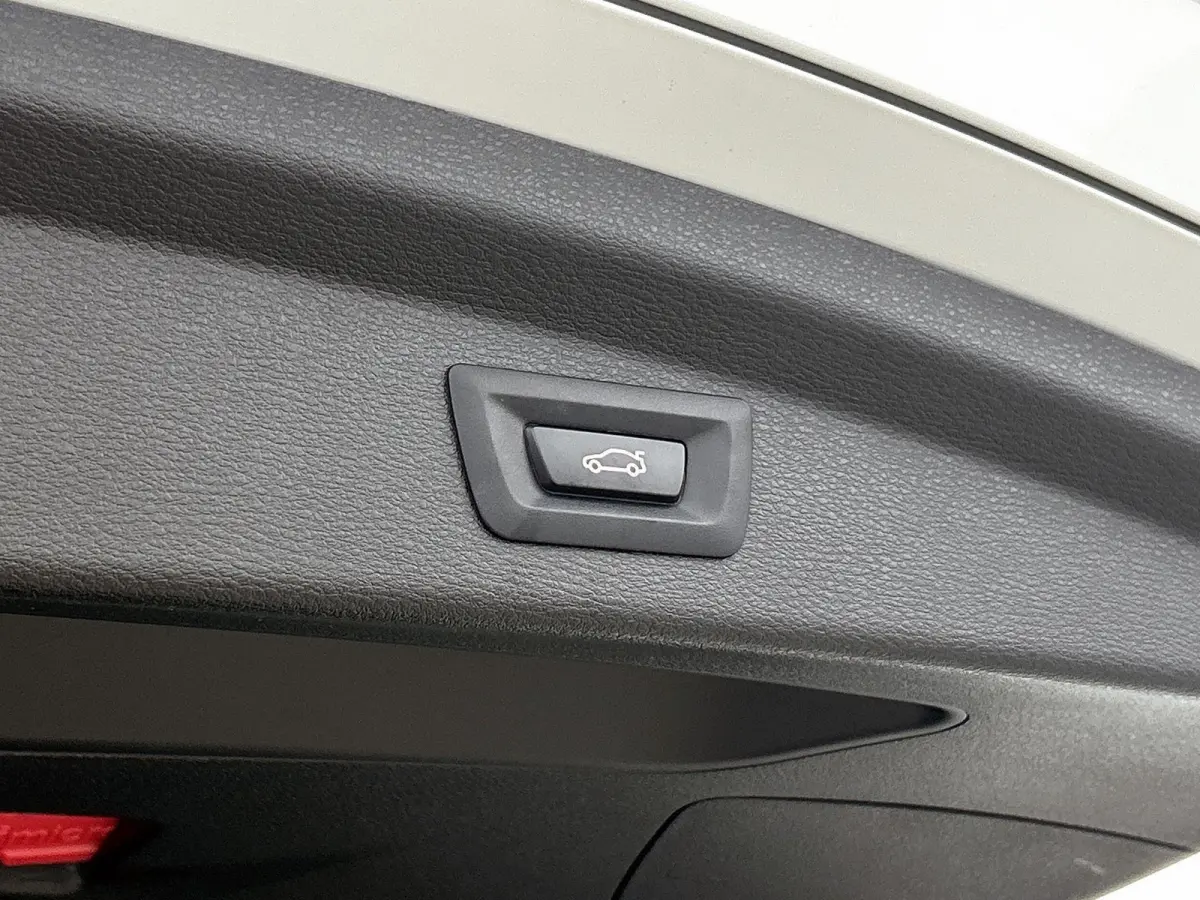 M35i High Executive Edition | NAVIGATIE | CAMERA | STOELVERWARMING | HARMAN-KARDON AUDIO | ELEKTRISCH BEDIENBARE ACHTERKLEP