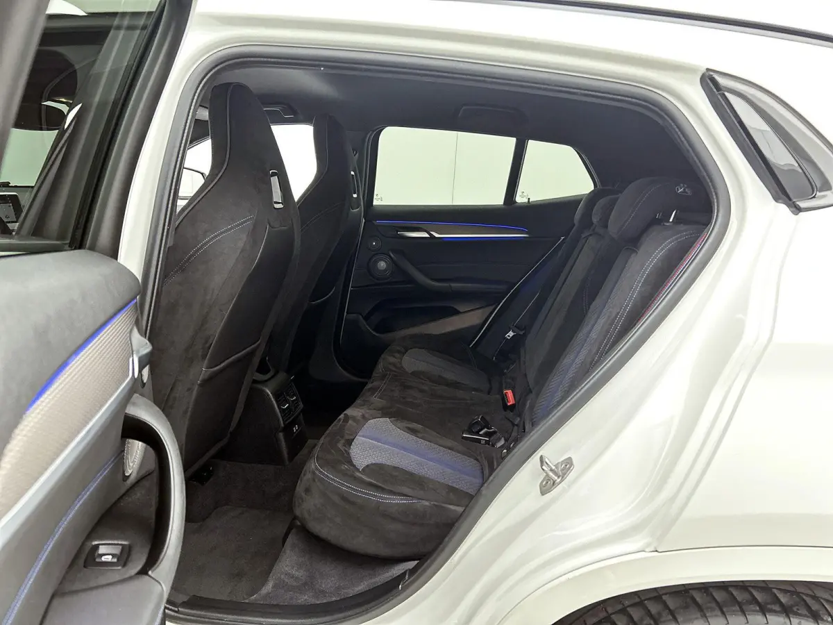 M35i High Executive Edition | NAVIGATIE | CAMERA | STOELVERWARMING | HARMAN-KARDON AUDIO | ELEKTRISCH BEDIENBARE ACHTERKLEP