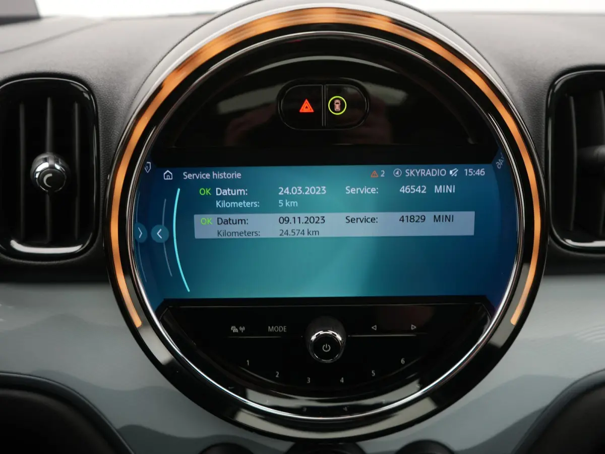 1.5 Cooper ALL4 Untamed Edition AUTOMAAT | SCHUIF/KANTELDAK | HARMAN KARDON | SPORTSTOELEN | NAVIGATIE | CAMERA | ADAPTIEVE CRUISE | CLIMA | STOELVERWARMING | APPLE CARPLAY | 12 MAANDEN BOVA