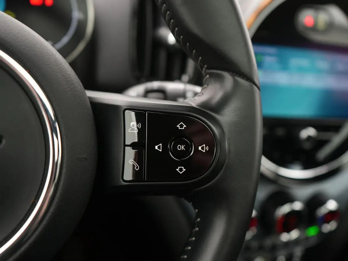 1.5 Cooper ALL4 Untamed Edition AUTOMAAT | SCHUIF/KANTELDAK | HARMAN KARDON | SPORTSTOELEN | NAVIGATIE | CAMERA | ADAPTIEVE CRUISE | CLIMA | STOELVERWARMING | APPLE CARPLAY | 12 MAANDEN BOVA