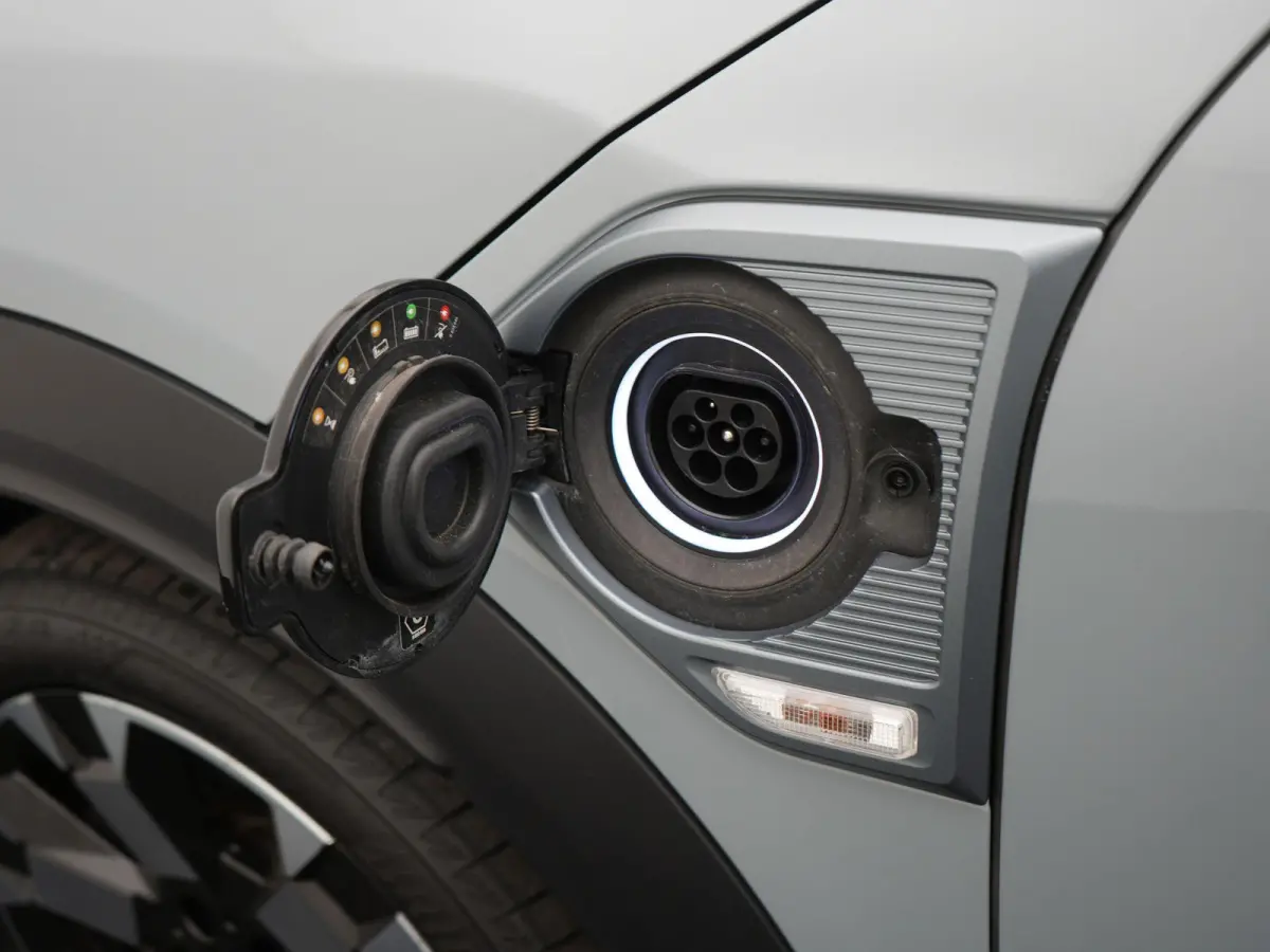 1.5 Cooper ALL4 Untamed Edition AUTOMAAT | SCHUIF/KANTELDAK | HARMAN KARDON | SPORTSTOELEN | NAVIGATIE | CAMERA | ADAPTIEVE CRUISE | CLIMA | STOELVERWARMING | APPLE CARPLAY | 12 MAANDEN BOVA