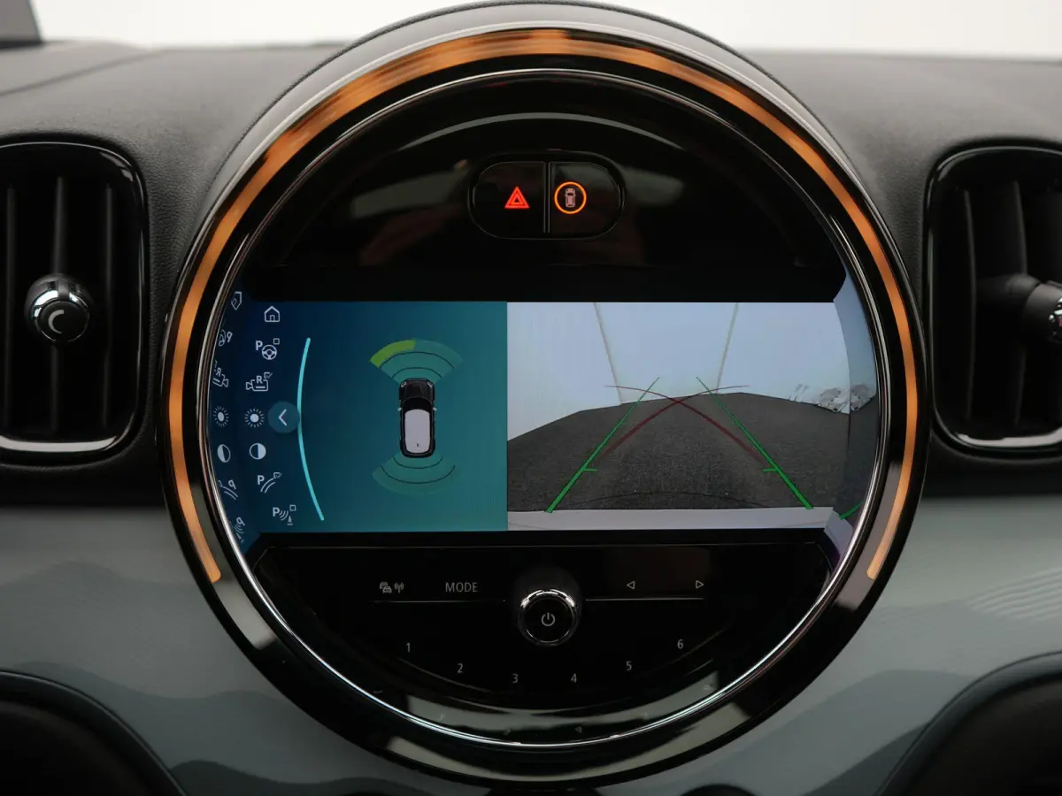 1.5 Cooper ALL4 Untamed Edition AUTOMAAT | SCHUIF/KANTELDAK | HARMAN KARDON | SPORTSTOELEN | NAVIGATIE | CAMERA | ADAPTIEVE CRUISE | CLIMA | STOELVERWARMING | APPLE CARPLAY | 12 MAANDEN BOVA