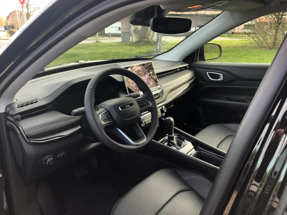 1.5T e-Hybrid Summit DCT AUTOMAAT|LEER|CLIMATE|CAMERA|APPLE/ANDROID|PDC|19"