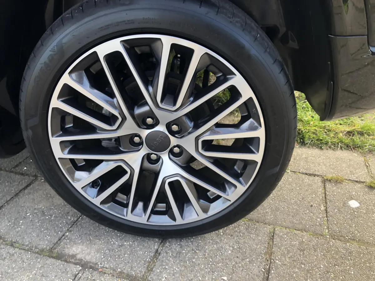 1.5T e-Hybrid Summit DCT AUTOMAAT|LEER|CLIMATE|CAMERA|APPLE/ANDROID|PDC|19"