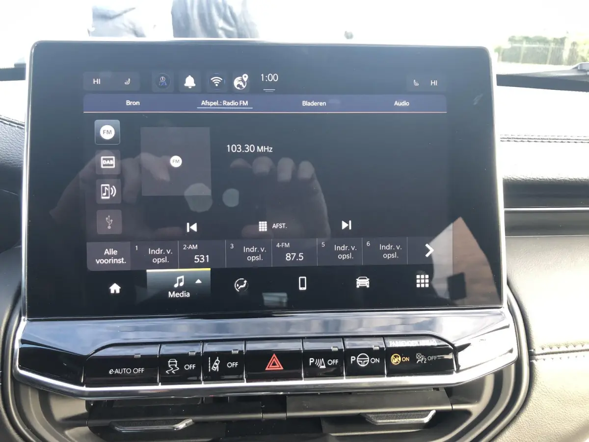 1.5T e-Hybrid Summit DCT AUTOMAAT|LEER|CLIMATE|CAMERA|APPLE/ANDROID|PDC|19"