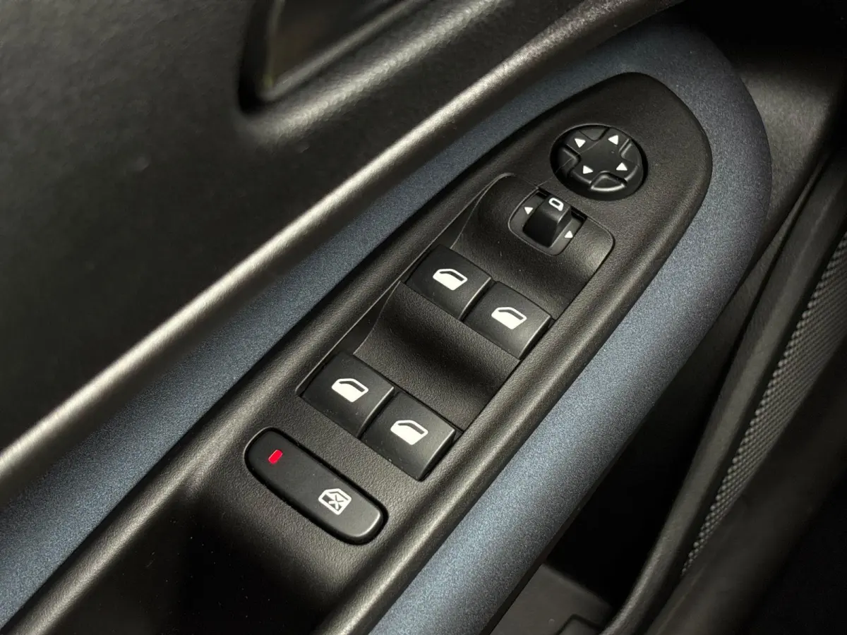 Elettrica 54 kWh | Apple Carplay/Android Auto | Climate Control | Parkeersensoren | Cruise Control | Lichtmetalen Velgen 18" |