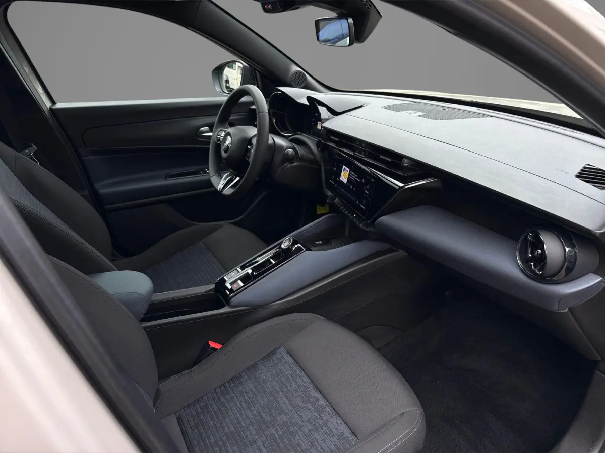 Elettrica 54 kWh | Apple Carplay/Android Auto | Climate Control | Parkeersensoren | Cruise Control | Lichtmetalen Velgen 18" |
