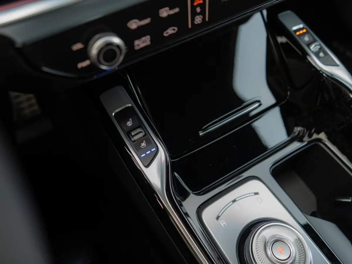1.6 T-GDi Plug-in Hybrid 4WD ExecutiveLine 7p | Actieprijs* | VOORRAADVOORDEEL | Bose audio | Schuifkanteldak | Stoel en stuurverwarming | Adapt. Cruise | Navi. | Clima. | Parkeersensoren |