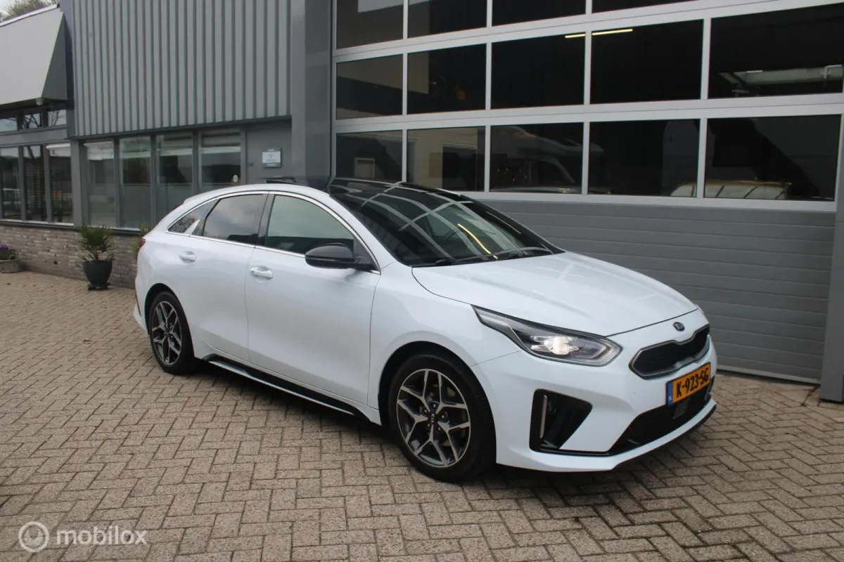1.5 T-GDI GT-PlusLine 1e Eig | Panoramadak | Stoel en stuurverwarming |