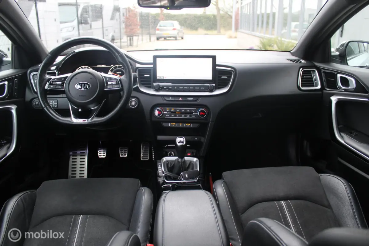 1.5 T-GDI GT-PlusLine 1e Eig | Panoramadak | Stoel en stuurverwarming |