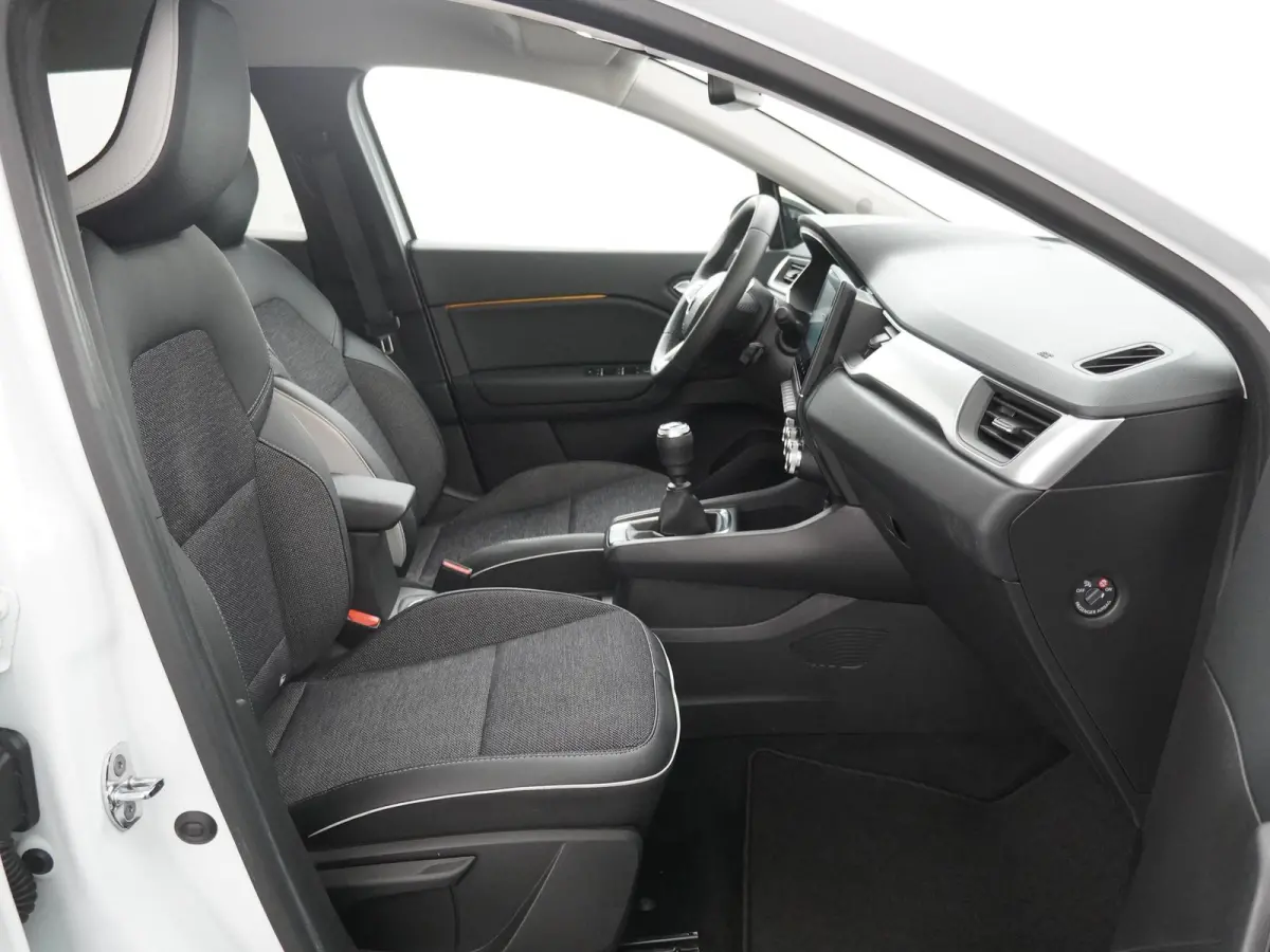 techno mild hybrid 140 | Trekhaak | Parkeercamera | Navigatie |