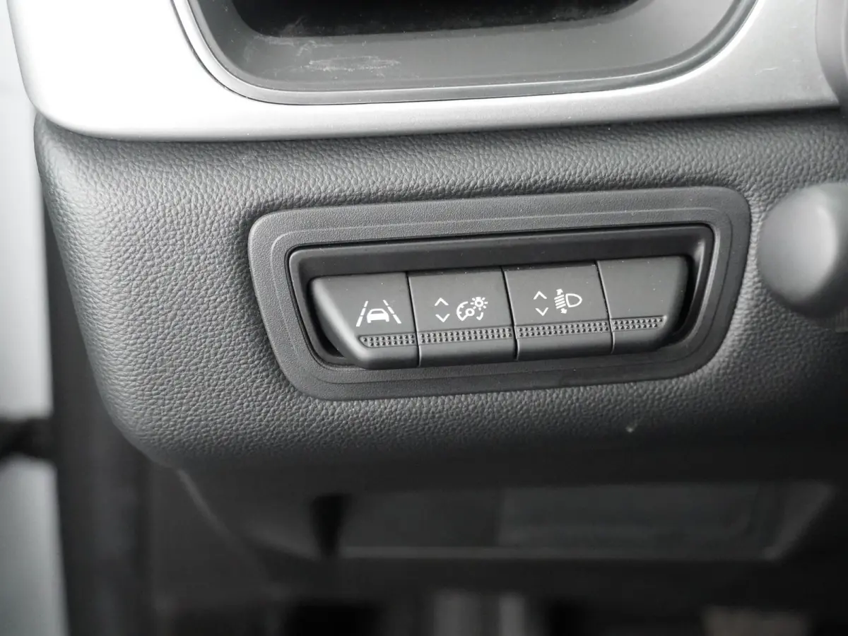 techno mild hybrid 140 | Trekhaak | Parkeercamera | Navigatie |