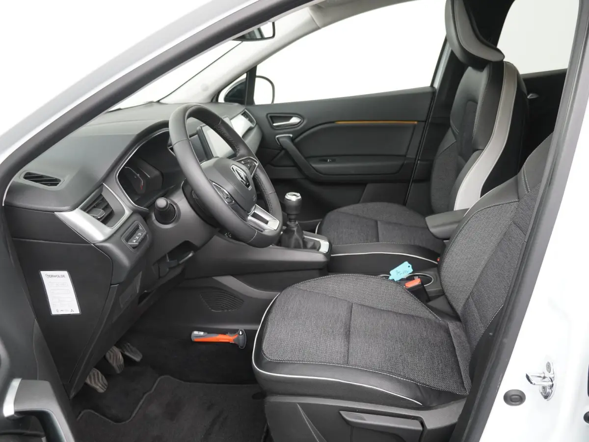 techno mild hybrid 140 | Trekhaak | Parkeercamera | Navigatie |