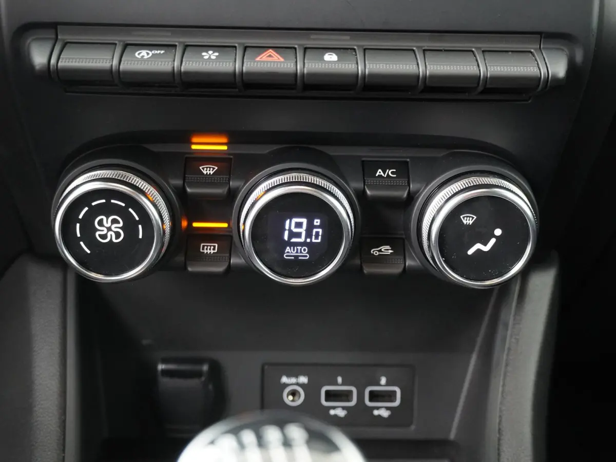 techno mild hybrid 140 | Trekhaak | Parkeercamera | Navigatie |