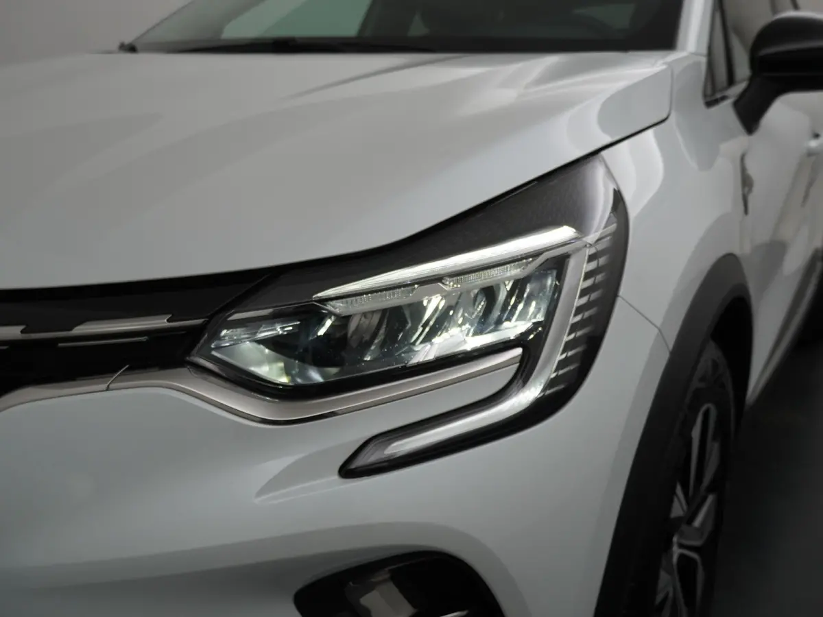 techno mild hybrid 140 | Trekhaak | Parkeercamera | Navigatie |
